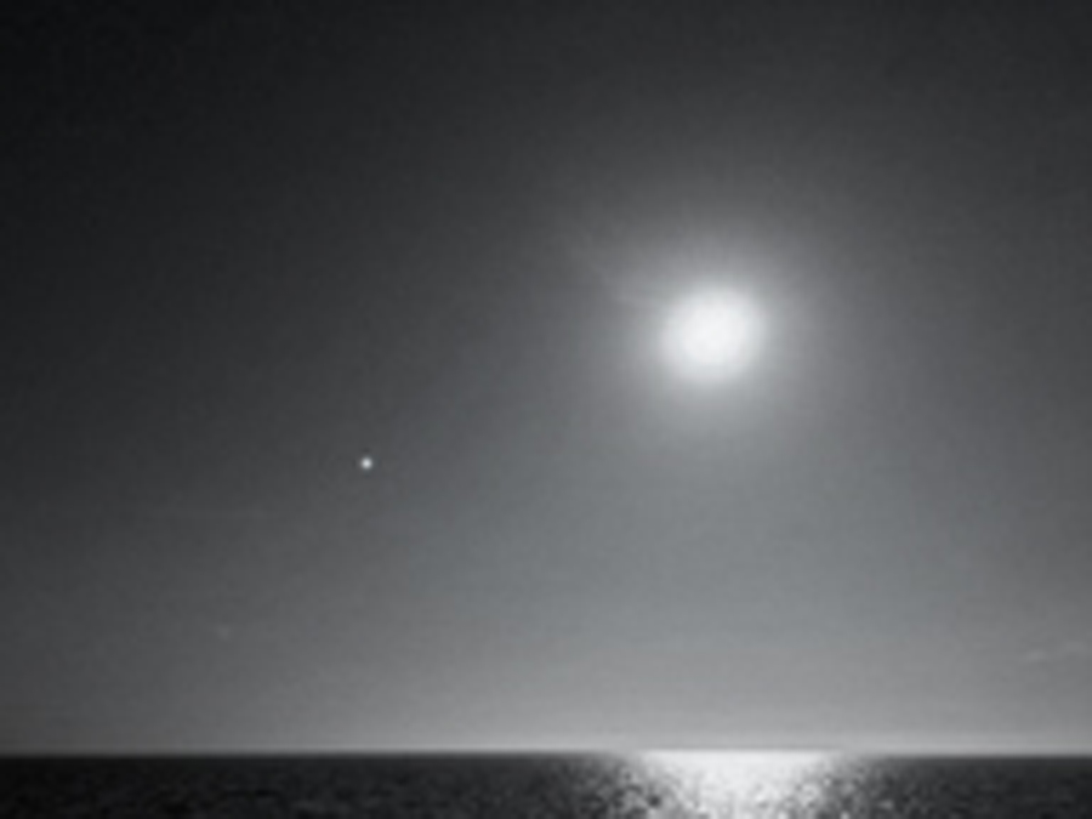 sound 051 bw